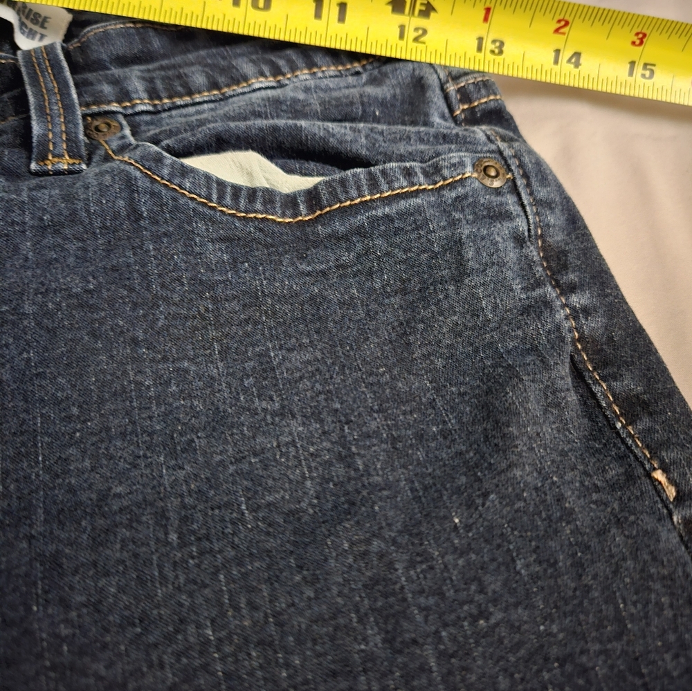 Levi's Mid Rise Straight - Picture 7 of 9